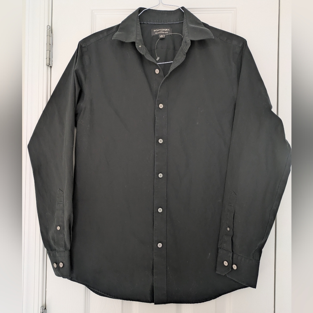 BR Non-Iron Black Button Down S